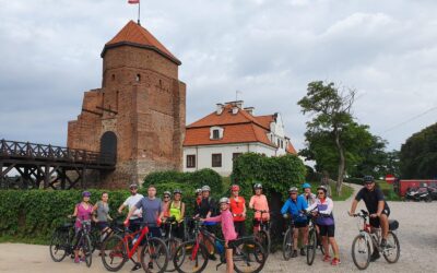 Program jesiennych wypraw i pocztówki z wakacji