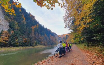 Wakacje już na półmetku – zaplanujcie jesienne wyprawy rowerowe!